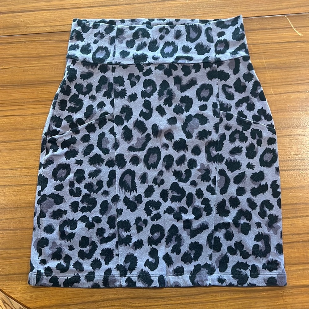 H&M | Leopard Pencil Skirt